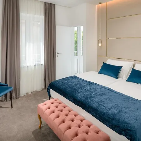 Flos Luxury Pensjonat