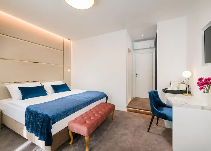 Flos Luxury Gostinjska kuća 4*