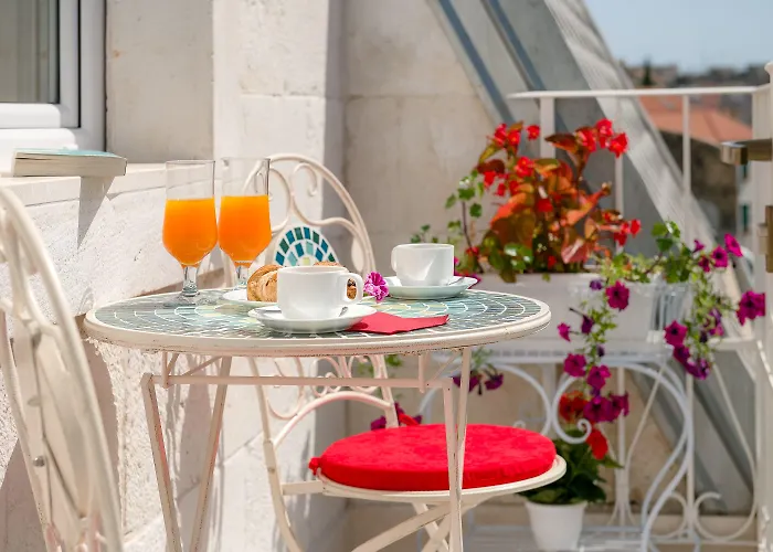 Flos Luxury 4*