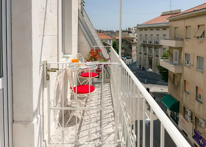 Gostinjska kuća Flos Luxury