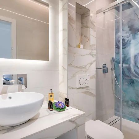 Flos Luxury Penzion 4*