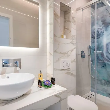 Flos Luxury 4* Σπλιτ