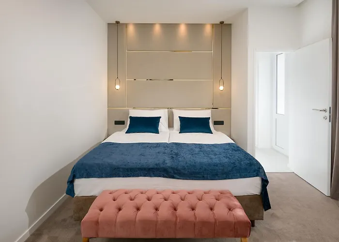 Flos Luxury 4* Σπλιτ