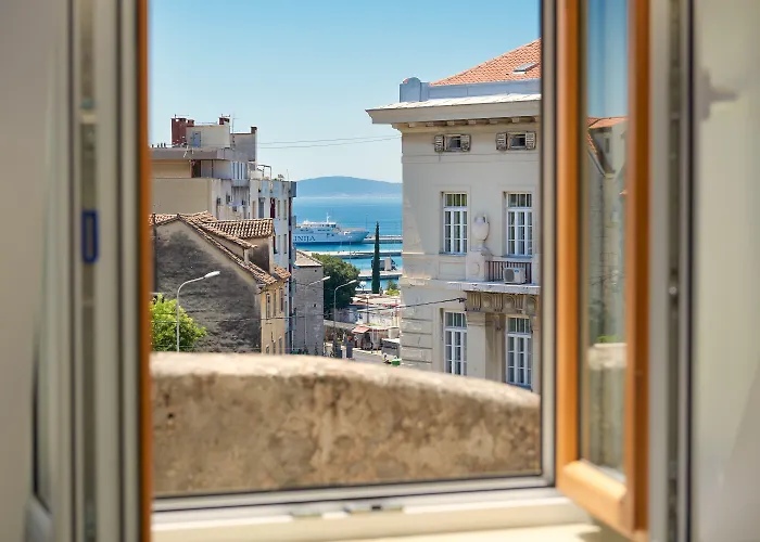 Gostinjska kuća Flos Luxury