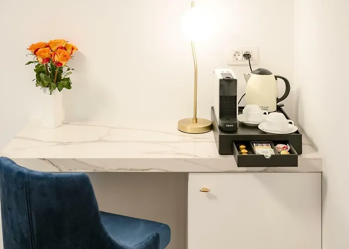 Flos Luxury 4* Σπλιτ