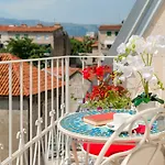 Flos Luxury Gasthof Split