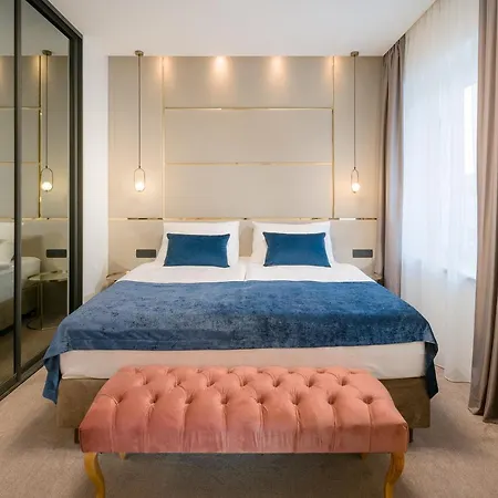 Flos Luxury Pensjonat 4*