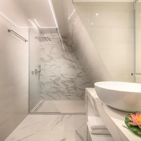 Flos Luxury Pensionat 4*