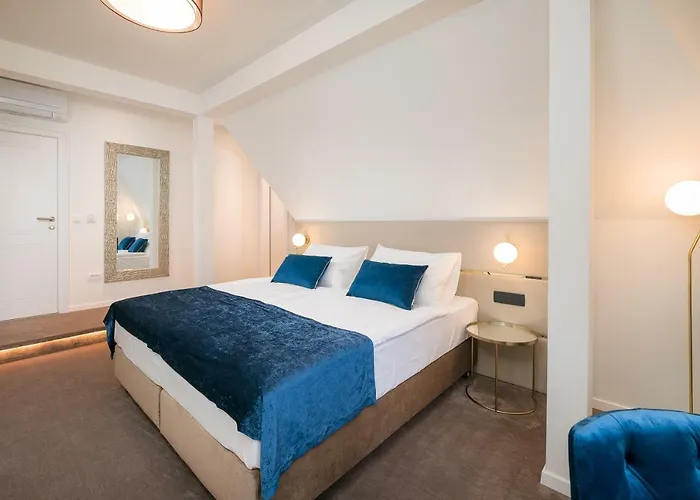 Flos Luxury Pensjonat 4*